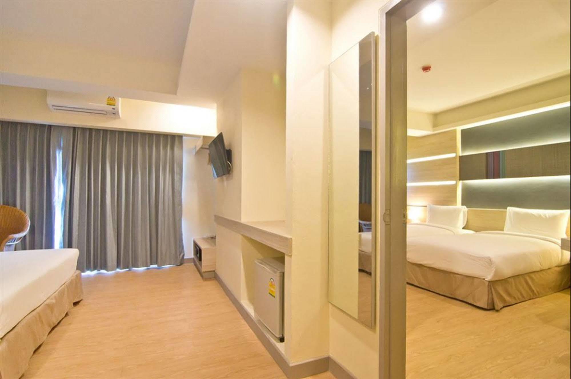 Sunshine One Hotel Pattaya Exterior photo