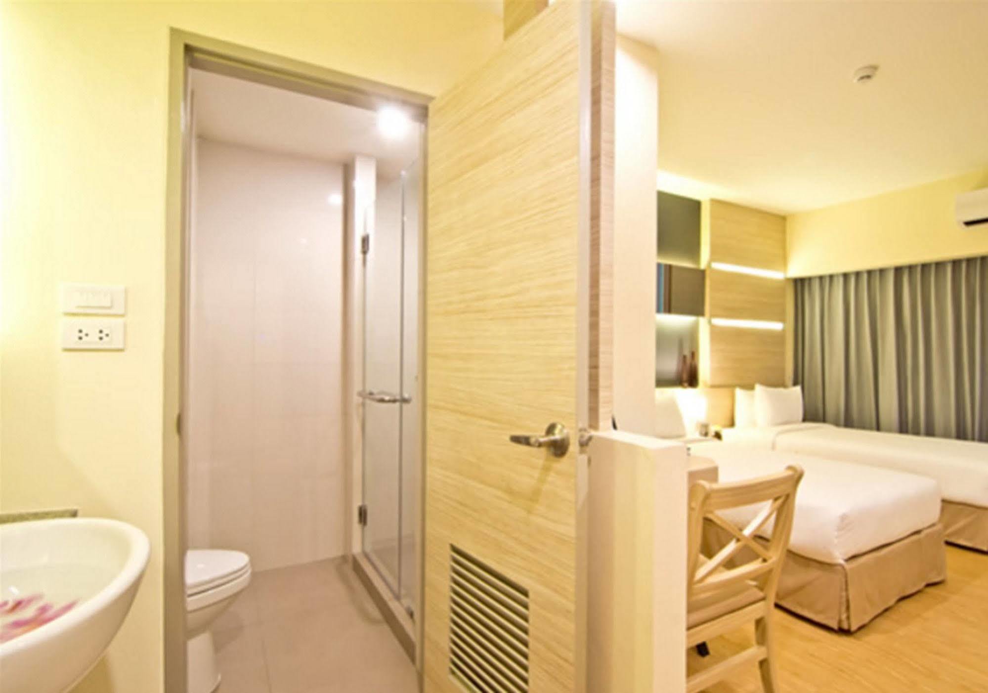Sunshine One Hotel Pattaya Exterior photo